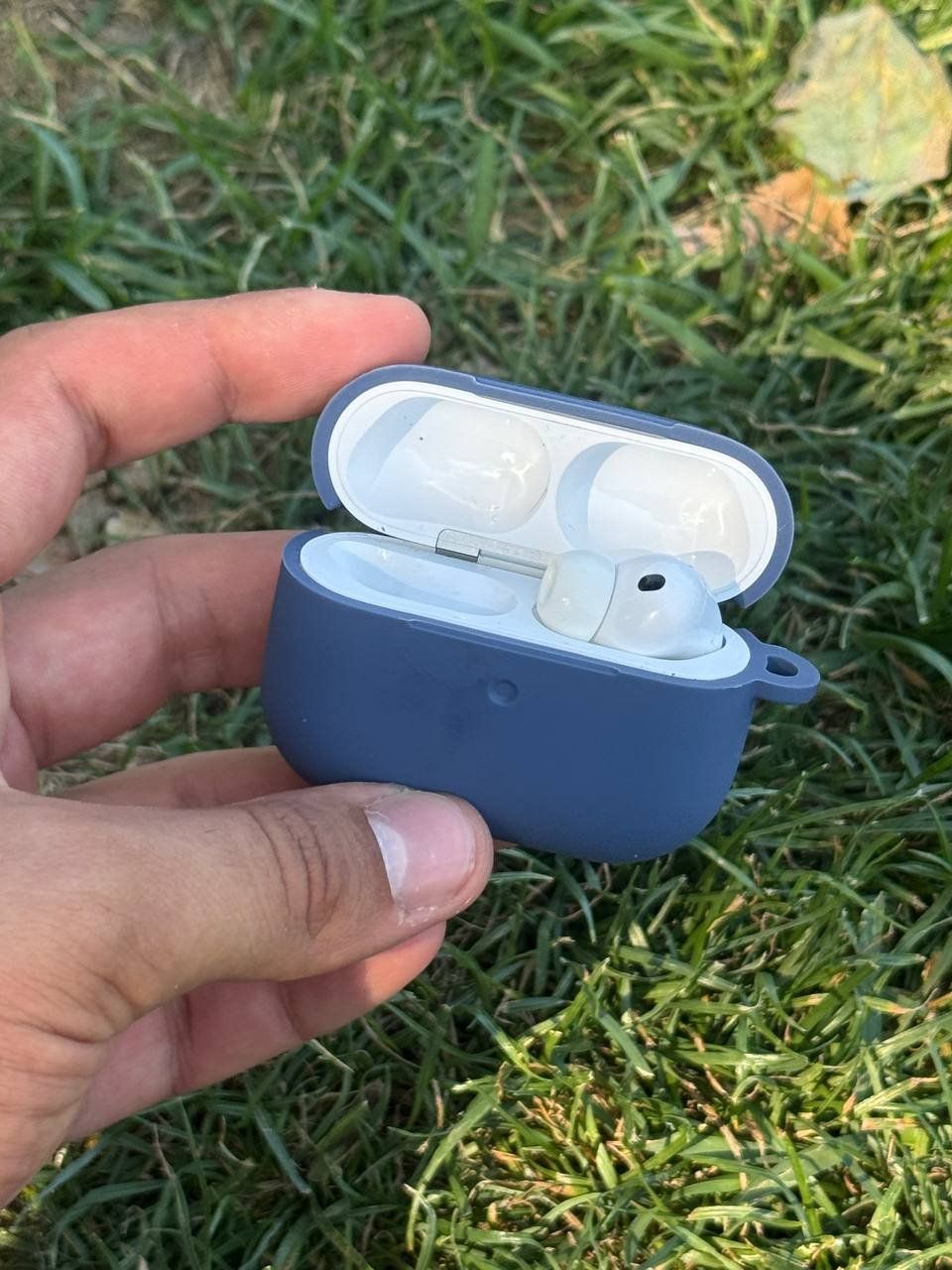 Apple Kopfhörer: AirPods Pro 3, CASE + Linker Airpod – Gebraucht aus Zürich von vla_72d8 3