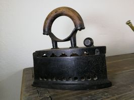 Antikes Bügeleisen