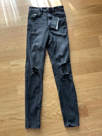 Coole Stradivarius Jeans -Neu- Gr. 36