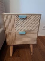 2Nachttischli mit 2 Schubladen, Holz, türkise Griffe