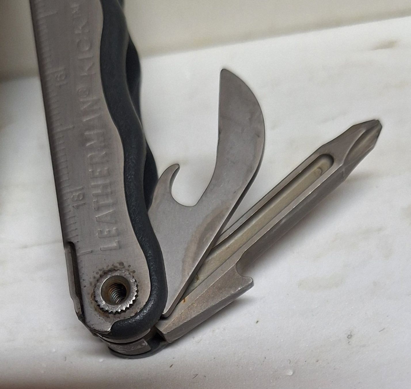 Leatherman Couteaux de poche: Multitool Sackmesser Couteau KniveLeatherman KICK TM USA – D'occasion à Tüscherz-Alfermée par Newpad 3