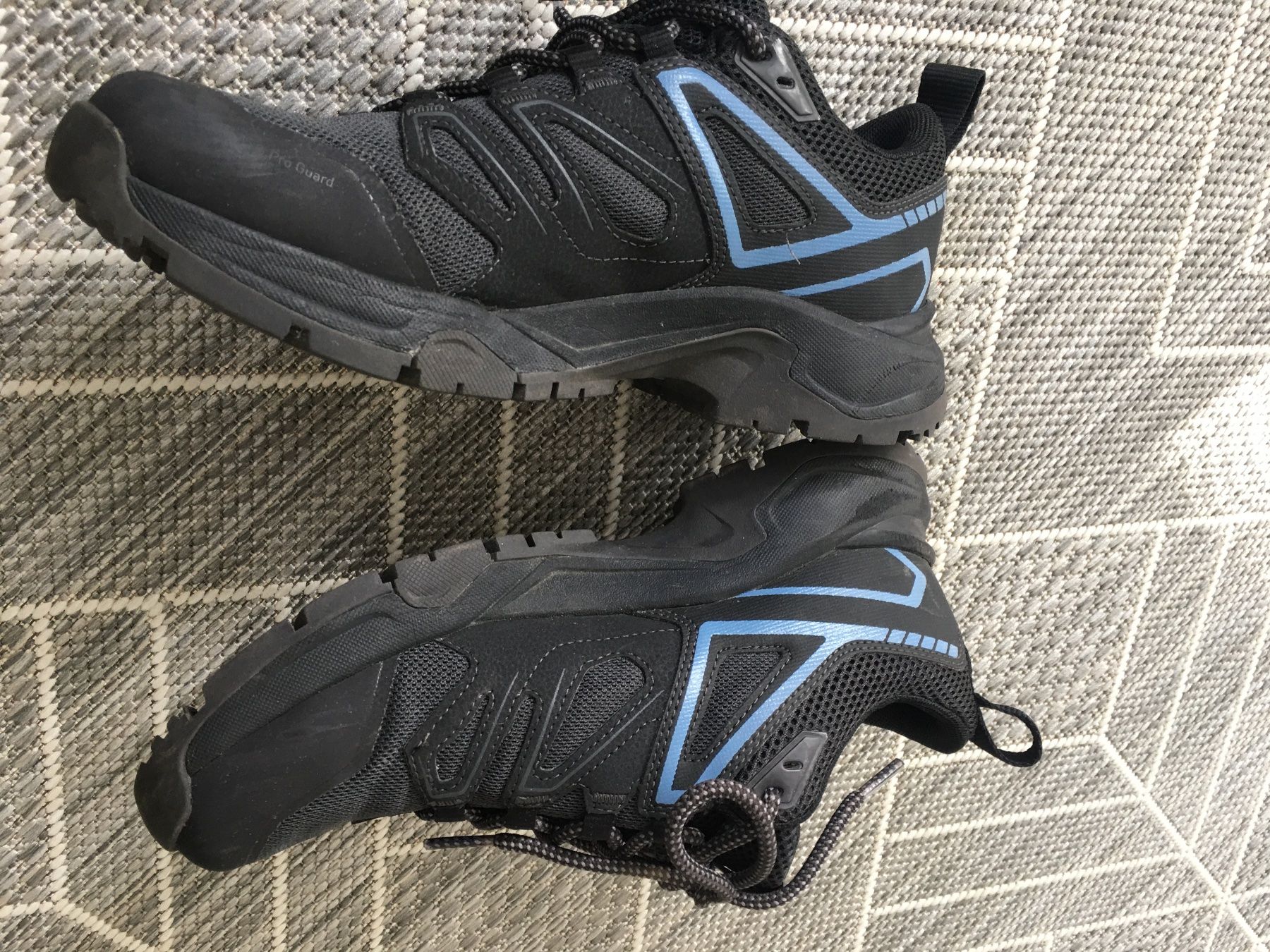 Helly Hansen Scarpe da uomo: Helly Hansen Wanderschuhe Gr 37.5 Stalheim Helly Tech Grip – Usato da Grenchen venduto da Wolfine 1