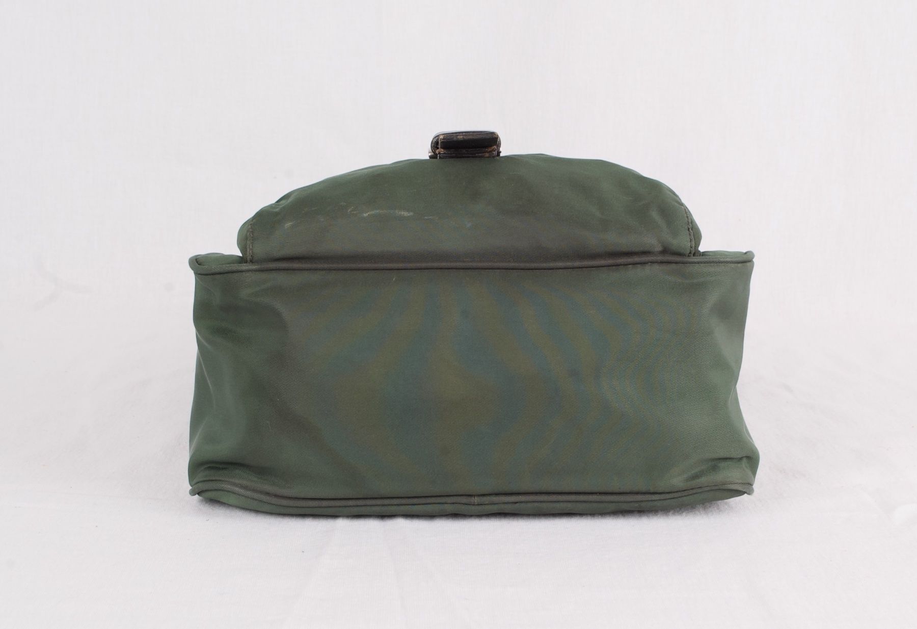 Prada Borse: AUTH PRADA GREEN NYLON SHOULDER CROSSBODY BAG. – Usato da Lausanne venduto da Lamedusac 5