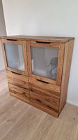 Schrank aus Massivholz
