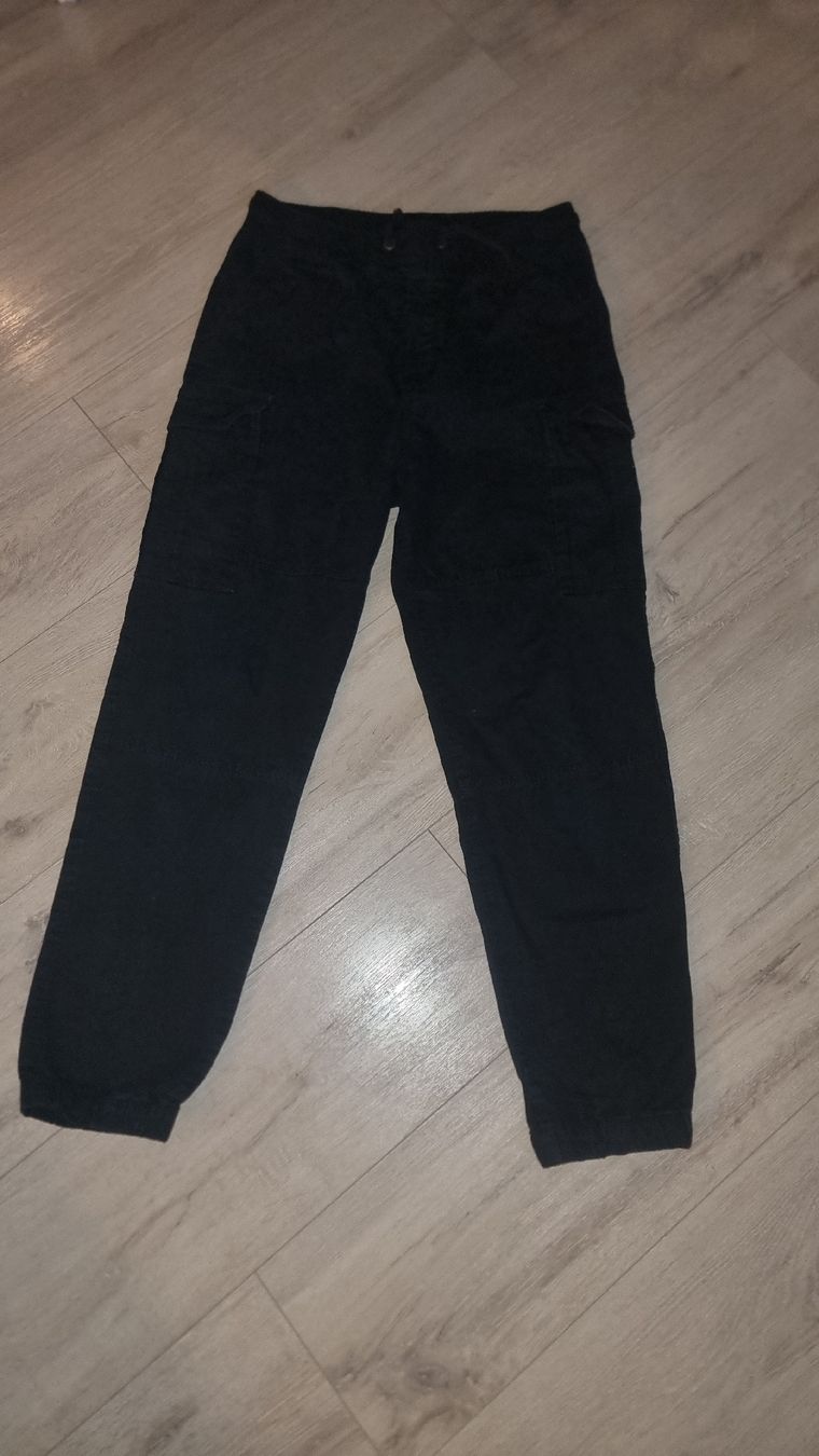 H&M Pantaloni: Schwarze Cargo Jogginghose 164 – Usato da Wigoltingen venduto da Zuckerfee84