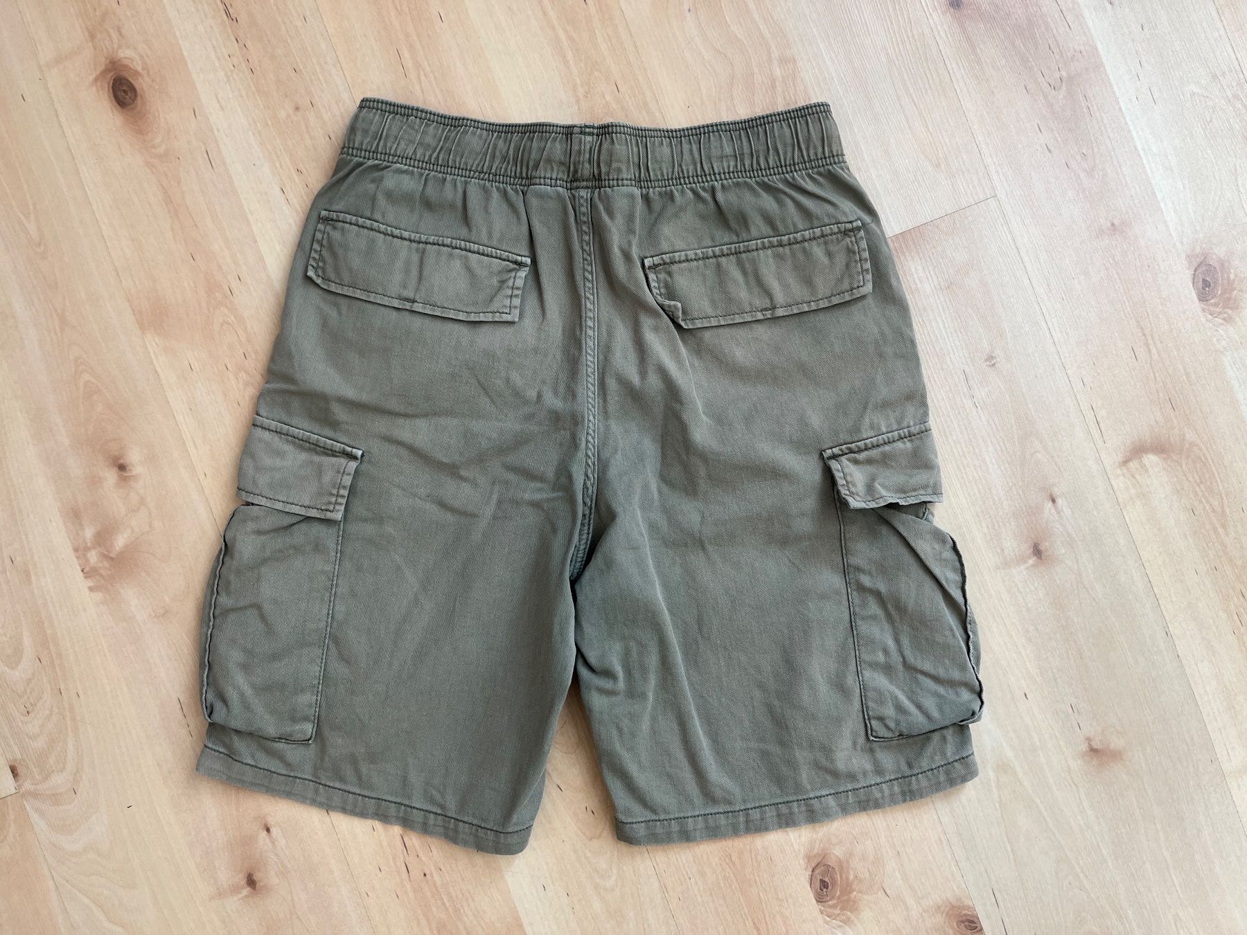 H&M Pantaloni: 2 Shorts H+M Gr 152 – Usato da Schwanden GL venduto da Leemueller 3