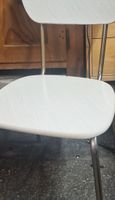 Stuhl mit Metallgestell weiss Sitzfläche akzeptabel