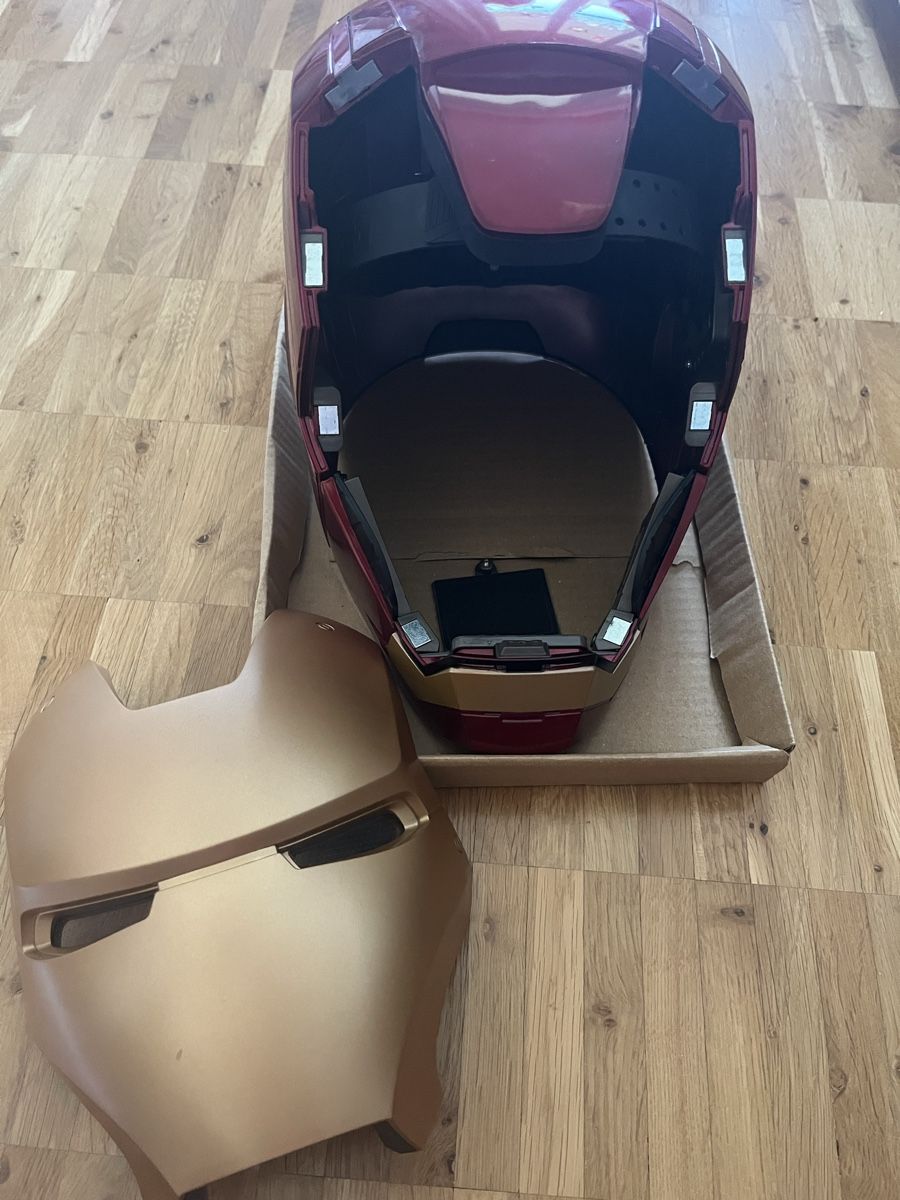 Marvel Figuren: Iron Man Helm mit LED – Gebraucht aus Pfaffhausen von Flocke_1 2