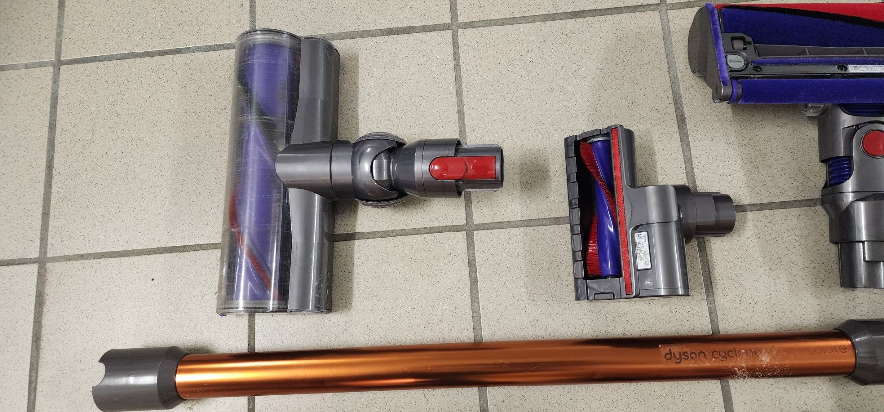 Aspirapolveri & Accessori: Dyson SV12 – Usato da Appenzell Meistersrüte venduto da Brendianer 2