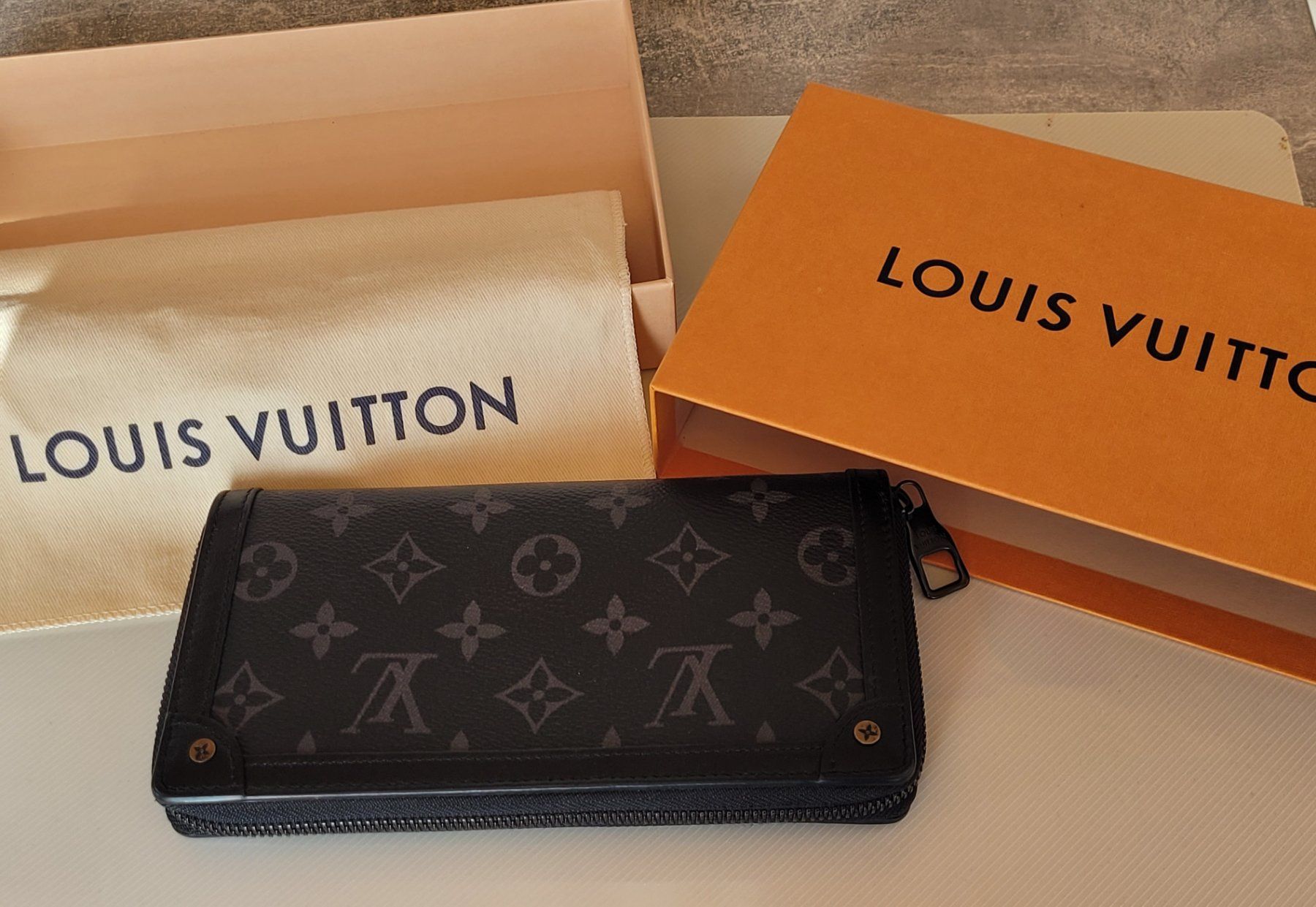 Louis Vuitton Portemonnaies: Louis Vuitton Monogramm ZippY Wallet – Neuf (Voir description) à Balsthal par Marche