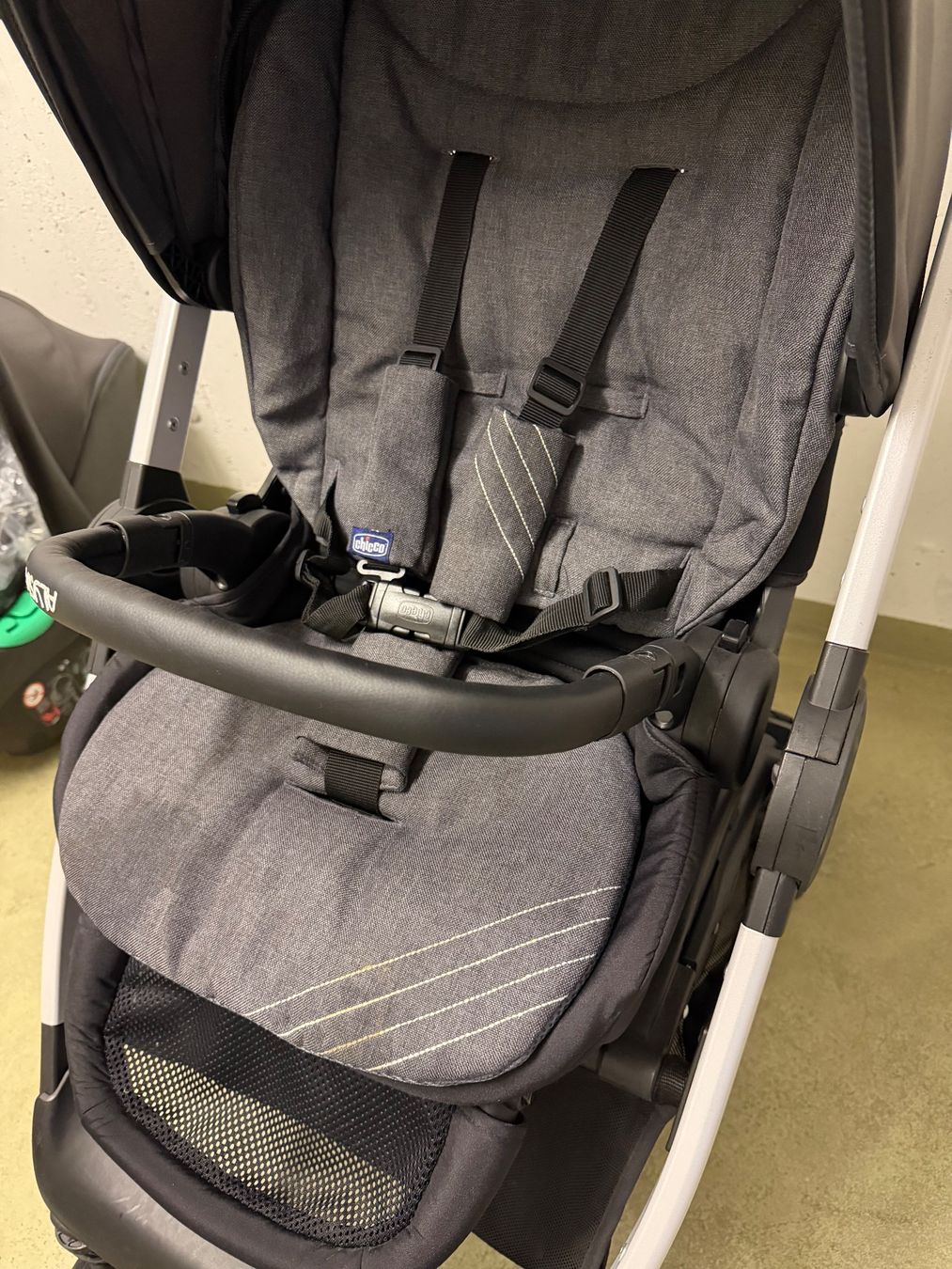 Chicco Carrozzine: Trio kinderwagen Chicco Alysia – Usato da Muri AG venduto da sar_52jn 8