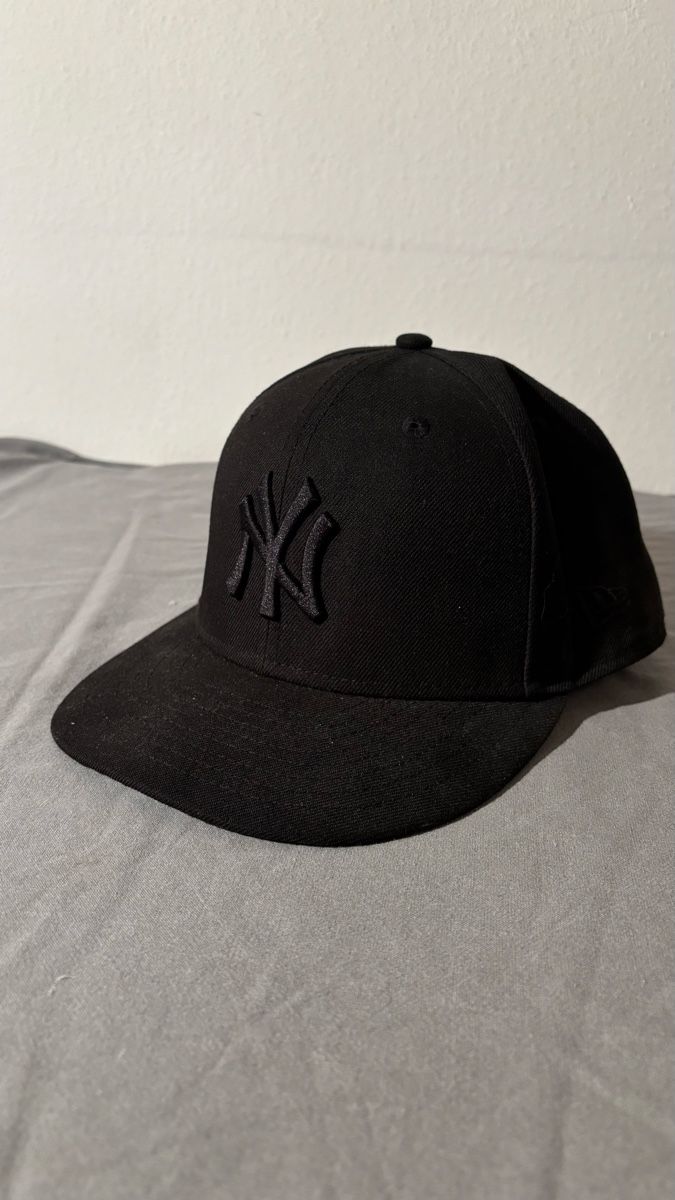 New Era Copricapi, berretti & cappellini: Casquette new era NY – Usato da Genève venduto da Nathanwatchch