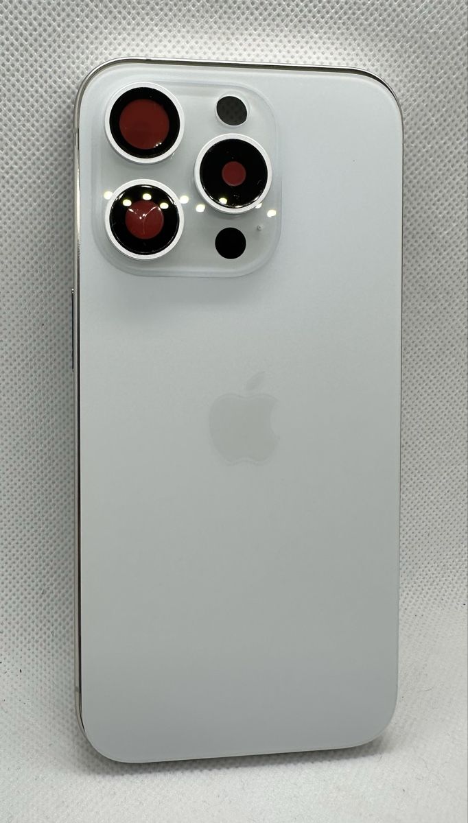 Apple Telefoni cellulari / Smartphones: — iPhone 15 Pro-Housing — – Nuovo e nell'imballaggio originale da Bouveret venduto da i_-Nova 1