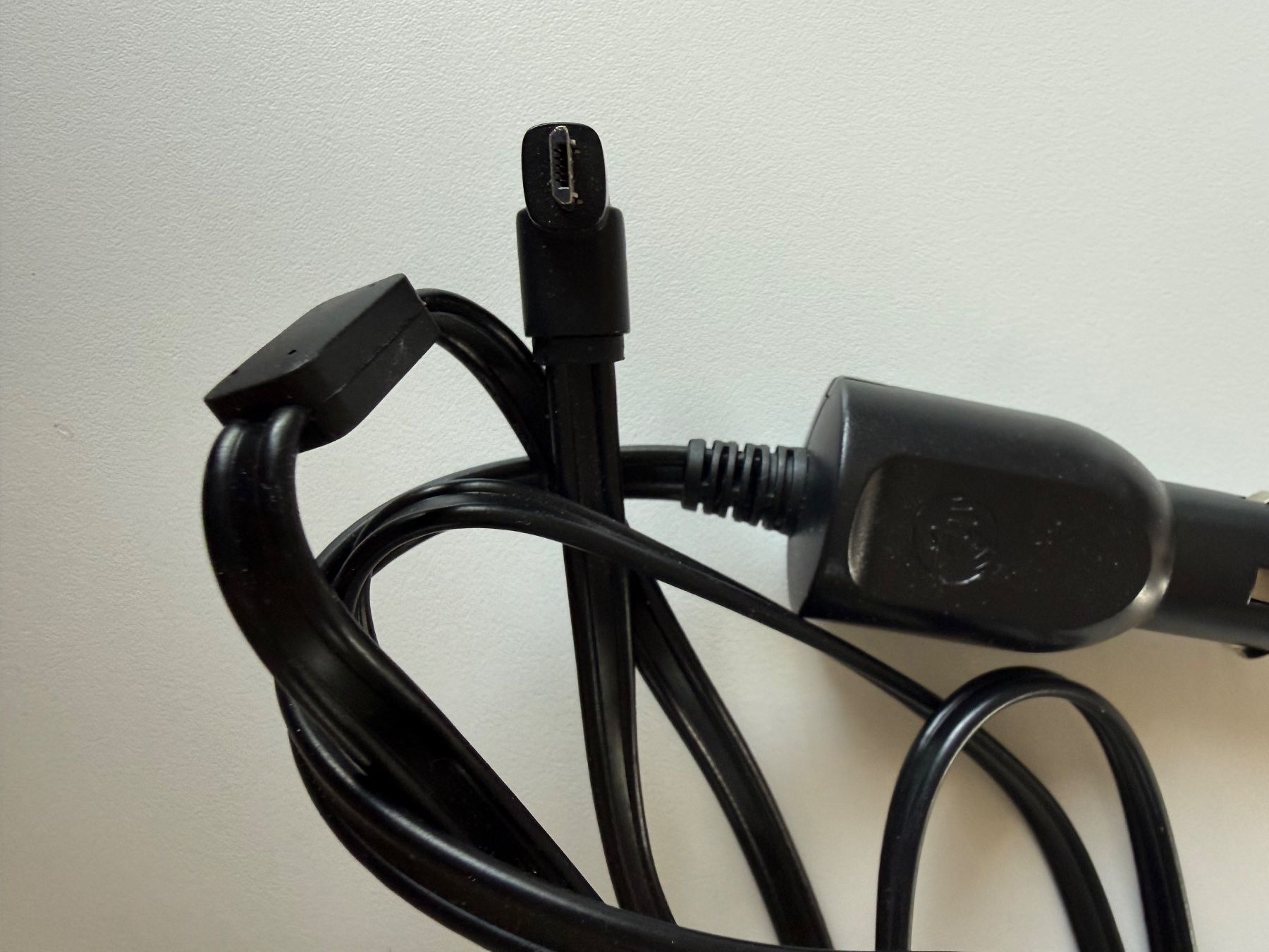Caricabatterie: TomTom Ladekabel Auto – Usato da Altendorf venduto da Elenaneagu22 2