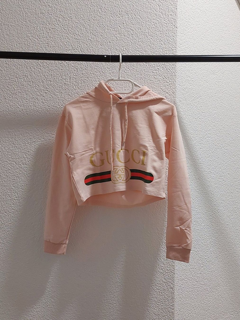 Maglioni & Felpe: Crop Top hoodie pink – Usato da Gunzwil venduto da 11G11