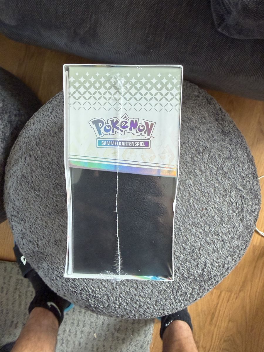 Pokémon Carte collezionabili: Pokémon Prismatic Evolutions ETB DE sealed – Nuovo e nell'imballaggio originale da Münchenstein venduto da Muechenstein20 2
