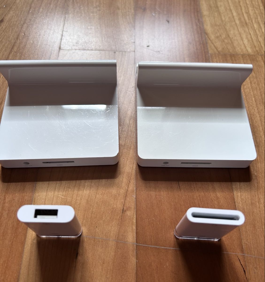 Apple Unità & Adattatore: 2x Apple iPad Dock & Adapter - Top Zustand – Usato da Grabs venduto da Jonas.2005 1