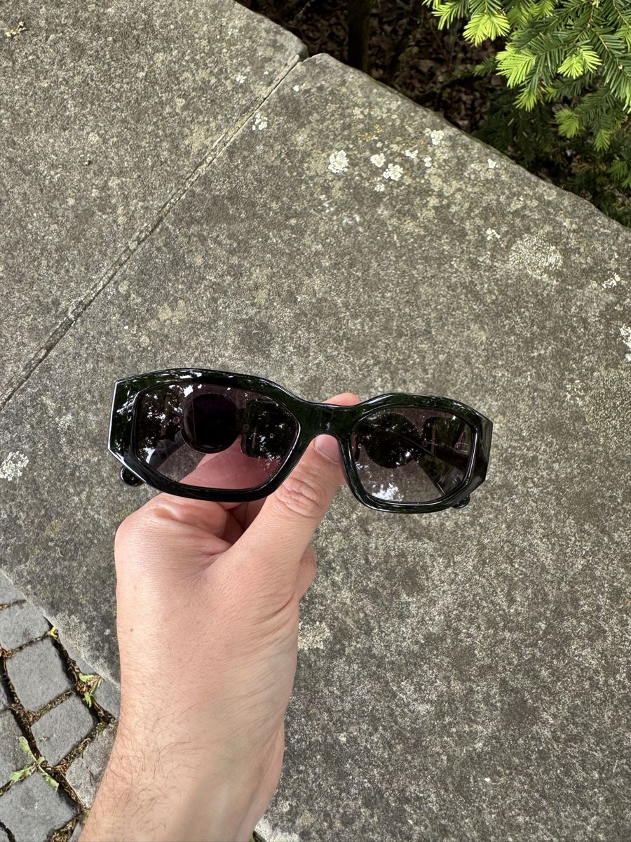 Versace Occhiali & Lenti: Versace Medusa Sunglasses Black Luxury – Usato da Effretikon venduto da rus_2l2p 1
