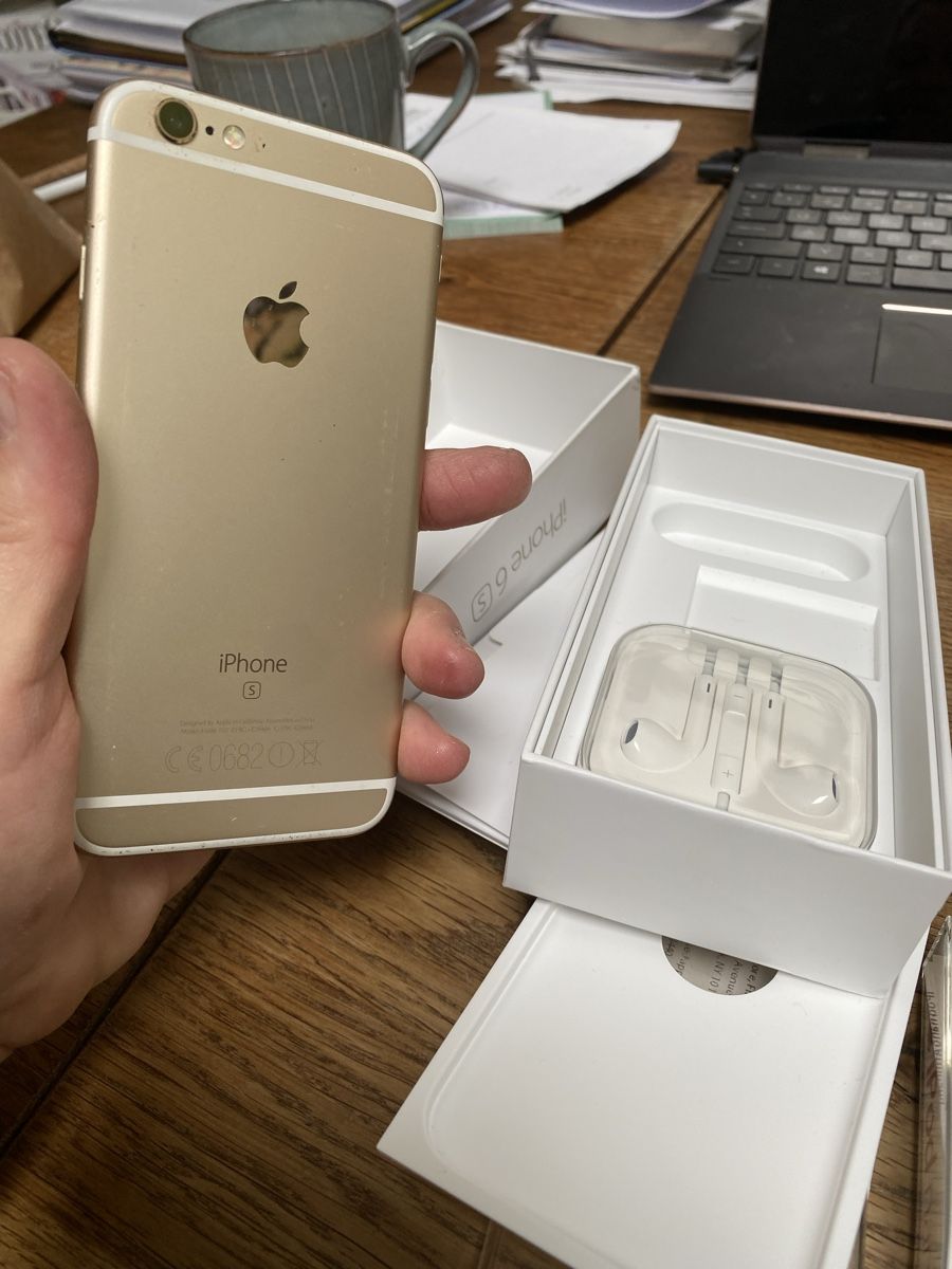Apple Telefoni cellulari / Smartphones: Apple iPhone Set: 3GS, 6S & iPod – Usato da Thalwil venduto da Alice015 3