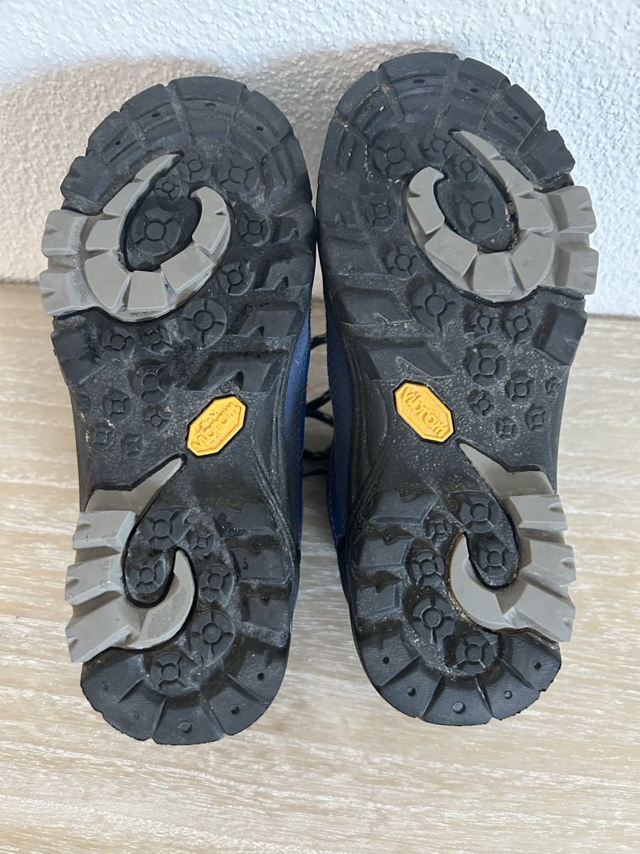 Scarpe per ragazzi: Kinder Wanderschuhe blau Grösse 31/32 leichte Gebrauchsspure – Usato da Wolhusen venduto da eve_m6cg 4