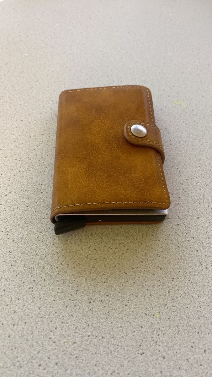 Portafogli: Card Wallet Kreditkarten Etui Braun – Usato da Zürich venduto da jan915