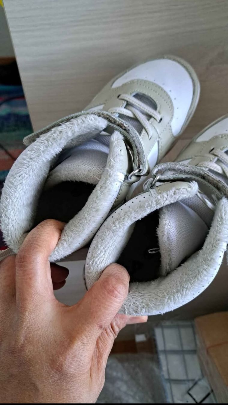 Fila Scarpe per ragazzi: fila ,chaussures taille 34, bon état – Usato da Meyrin venduto da Zahra011 3
