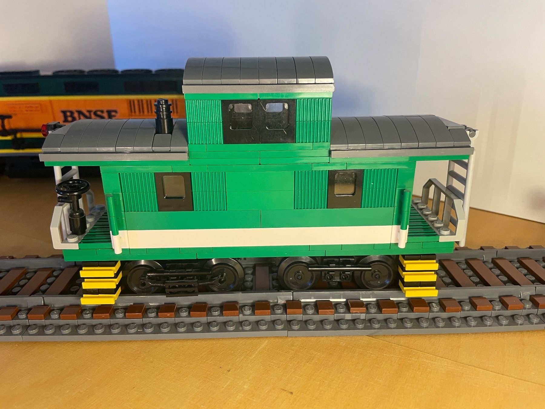 Lego Kit di costruzioni: LEGO MOC US-Caboose – Nuovo (secondo la descrizione) da Wil SG venduto da blitzeblanko 7