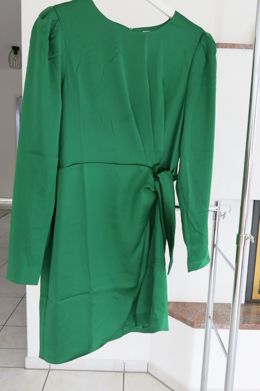 La Redoute Vestiti: Edles, grünes Satinkleid – Nuovo (secondo la descrizione) da Lachen SZ venduto da artbyblondangel 7