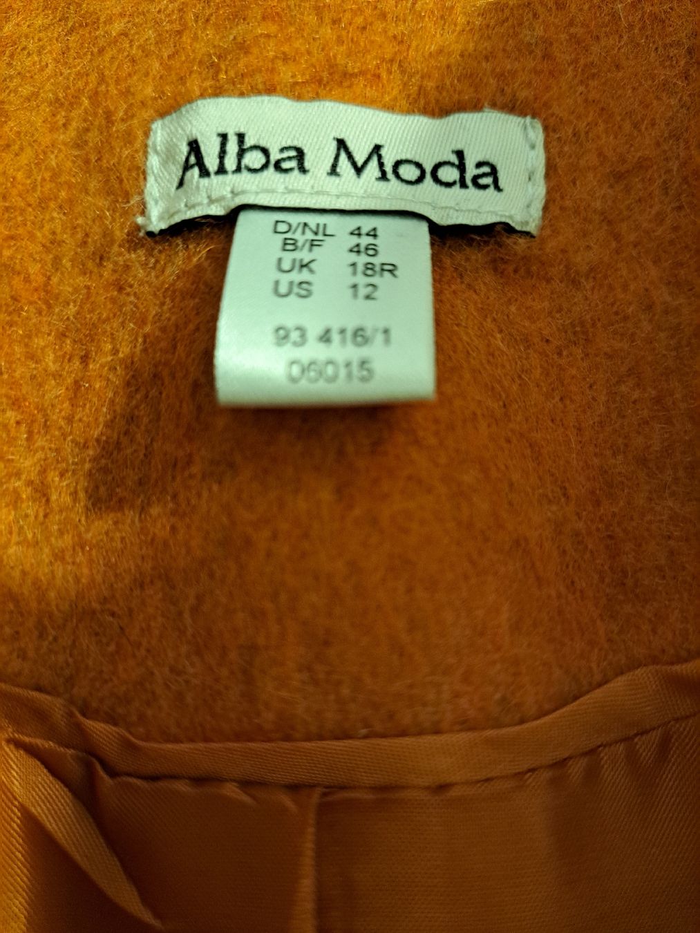 Alba Moda Cappotti: Alba Moda Winter Mantel, Gr. 44 – Nuovo (secondo la descrizione) da Oberdiessbach venduto da Noeusu 1