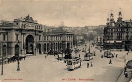 Zürich. Bahnhofplatz mit Trams