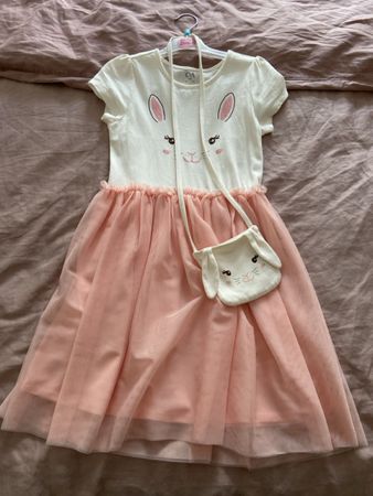 Hübsches Kleid 134 neuwertig