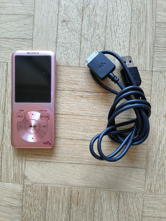 Sony Walkman Rosa MP3 Player + Kabel (Gebraucht) in Wädenswil für CHF ...