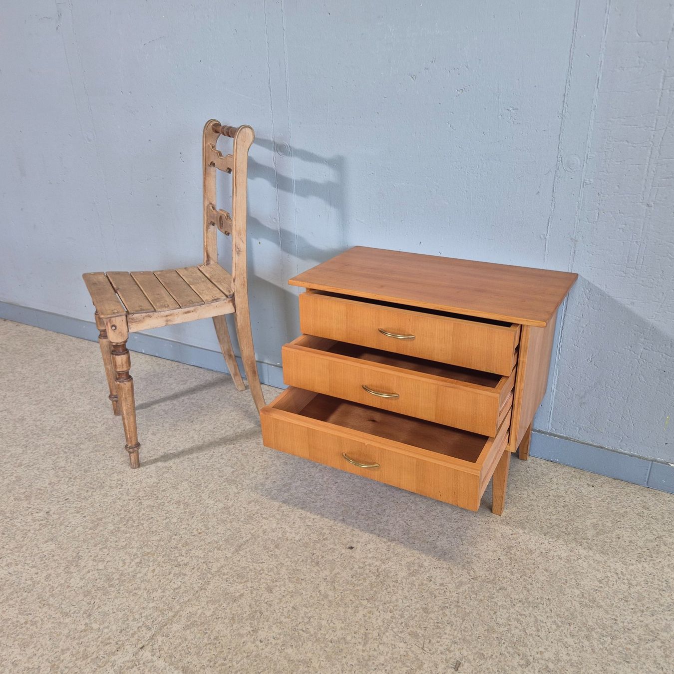 Tables de nuit: 60s Night-Stand Nachttisch Schubladenkommode Holz Kommode – D'occasion à Nottwil par Wondewa-Shop 3
