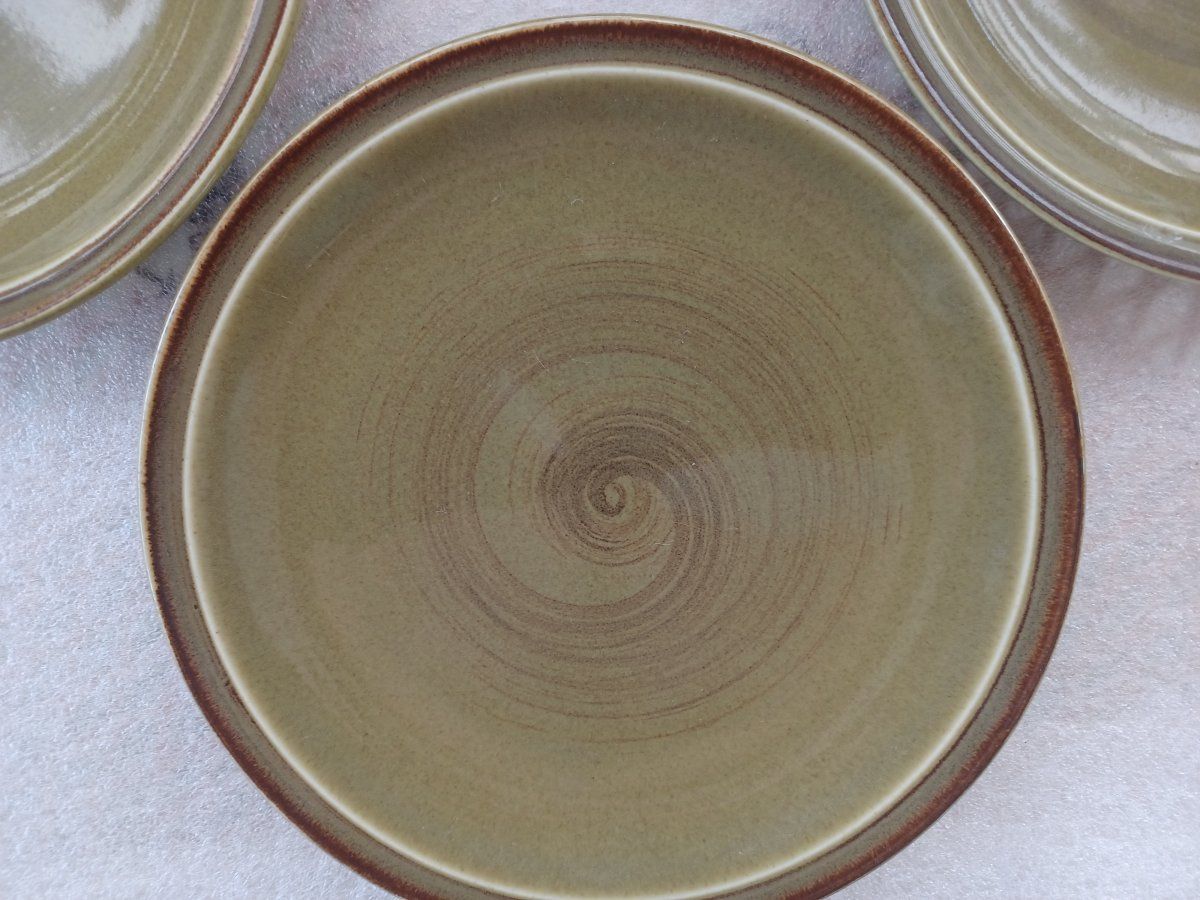 Rössler Teller: RÖSSLER 5 Olivgrüne mit Spiralmuster Dessertteller 20cm -E89 – Gebraucht aus Morges von vimajes12 2