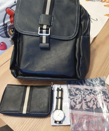 Rucksack. Schal. Uhr . Portmonee Accessoire -Set 4tlg.
