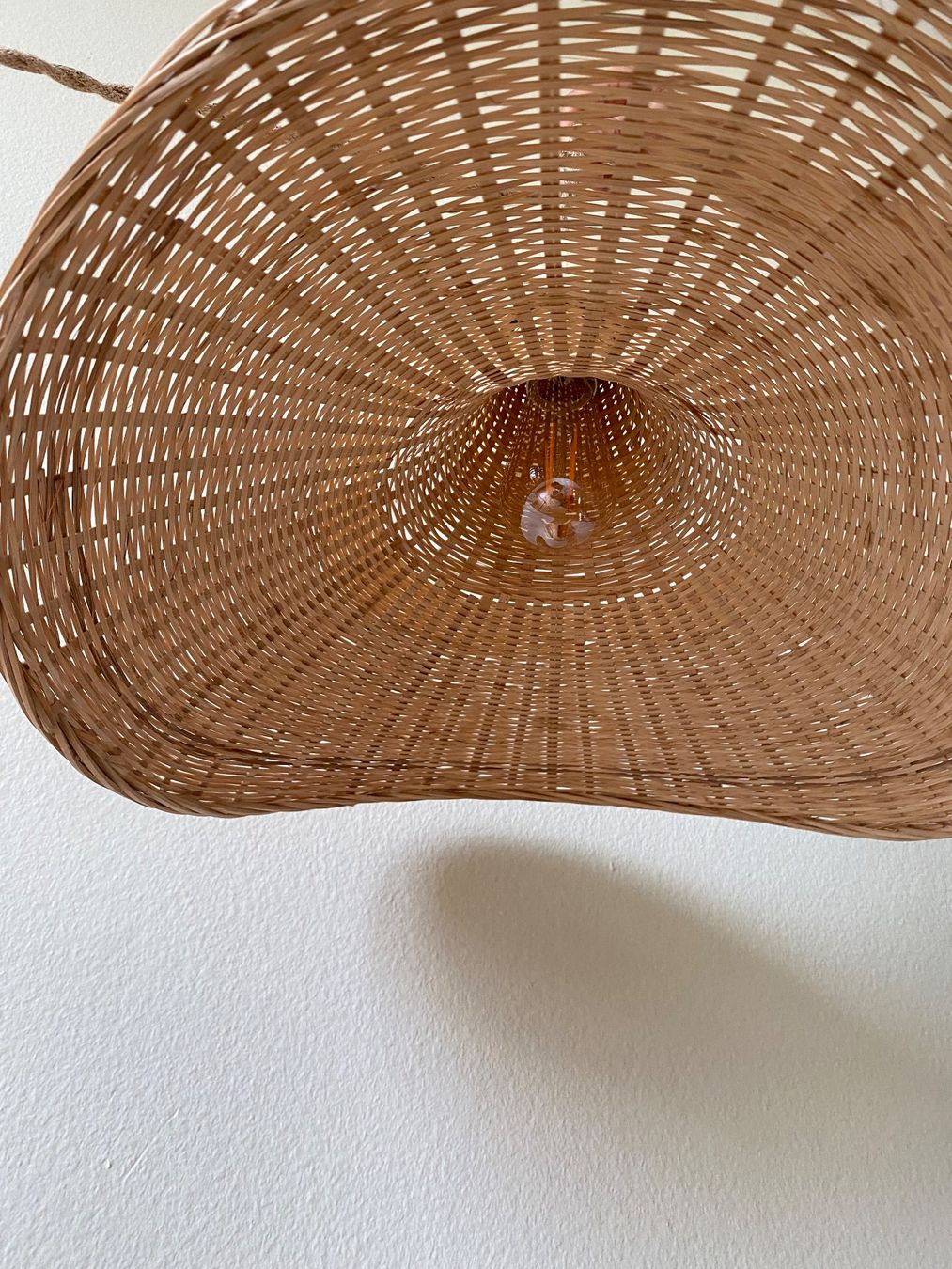 Kronleuchter & Deckenlampen: Hängelampe Rattan – Gebraucht aus St. Gallen von rut_2znq 1
