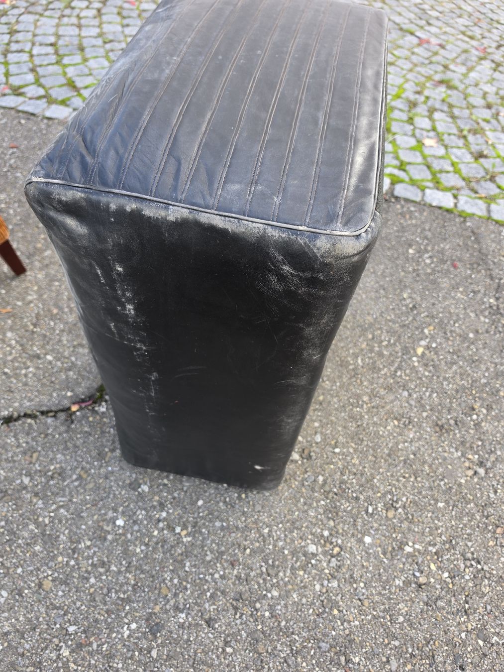 Sgabelli: Schwarzer Hocker in Lederoptik für Wohnzimmer oder Büro – Usato da Mettlen venduto da elios0888 7