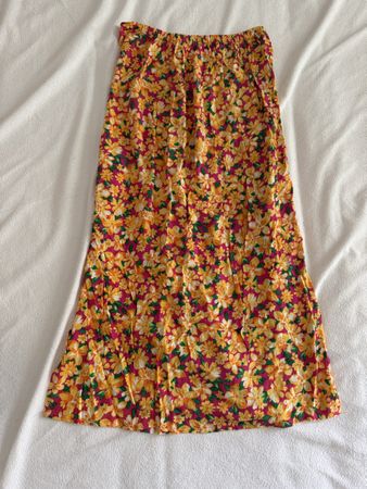 Floral Maxi Skirt - Size S/M - Perfect for Summer ☀️- Size M