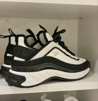 Chanel Turnschuhe Damen Grösse 38 Neuwertig