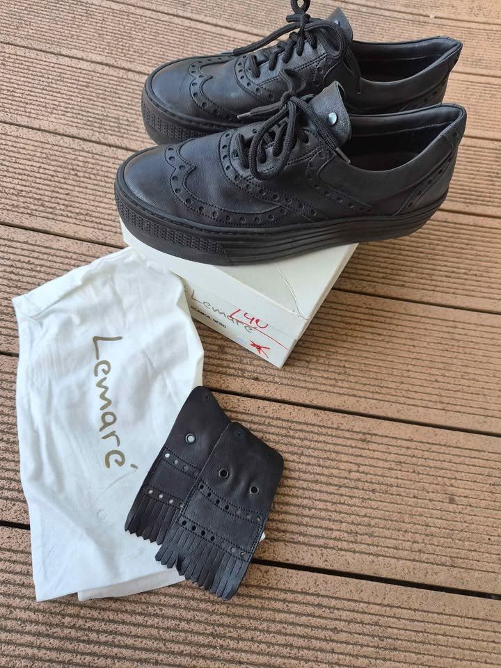 Damenschuhe: Chaussures – Neu und originalverpackt aus Agiez von chouchanelle