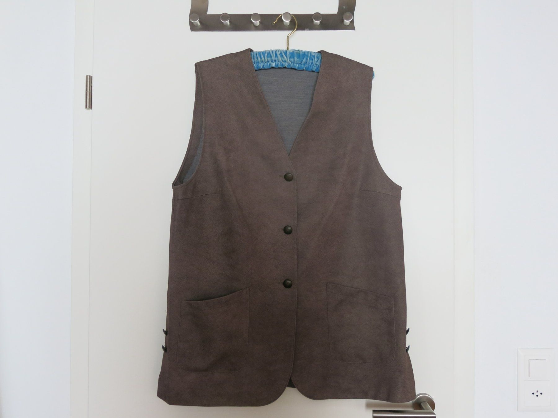 Gilet & Giacche senza maniche: Jupe mit Gilet, Grösse 46 – Usato da Birsfelden venduto da myshop