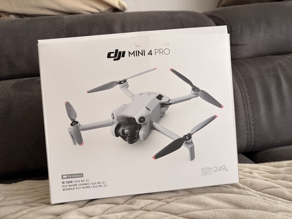 DJI Videocamere: Dji Mini 4 Pro Fly More Combo – Nuovo (secondo la descrizione) da Regensdorf venduto da Pajtimv