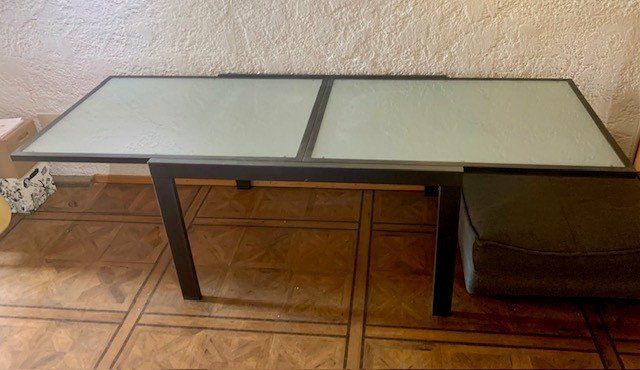 Tables: Table en métal et verre – D'occasion à Yverdon-les-Bains par alainzamour 1