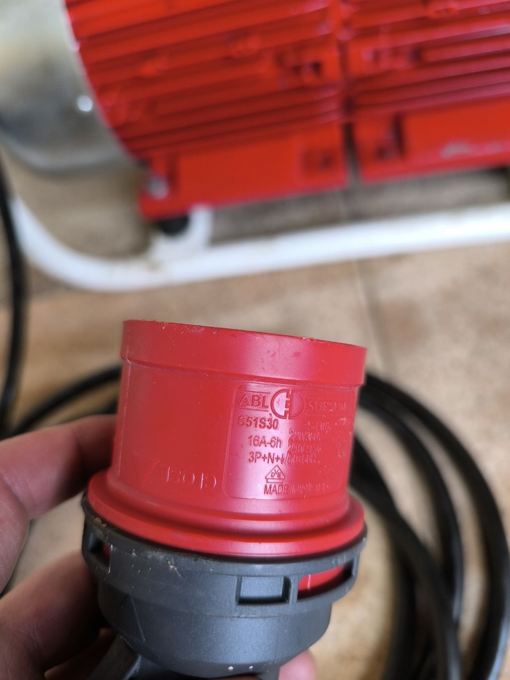 Tutte le macchine: convertisseur avec aiguille – Usato da Muraz (Collombey) venduto da Celine-v81 5