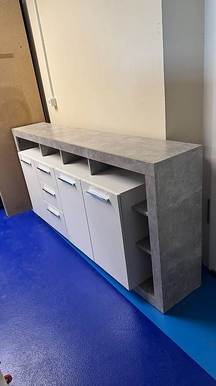 Cassettiere: Sideboard Beton-Optik/weiss Hochglanz  Kommode – Usato da Stein AG venduto da Marcster99 3