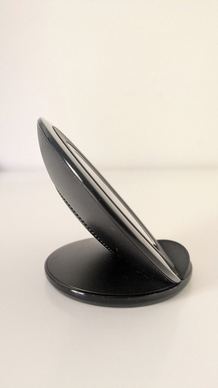 Samsung Caricabatterie: Caricabatterie wireless Samsung nero – Usato da Biasca venduto da TheSeo 2