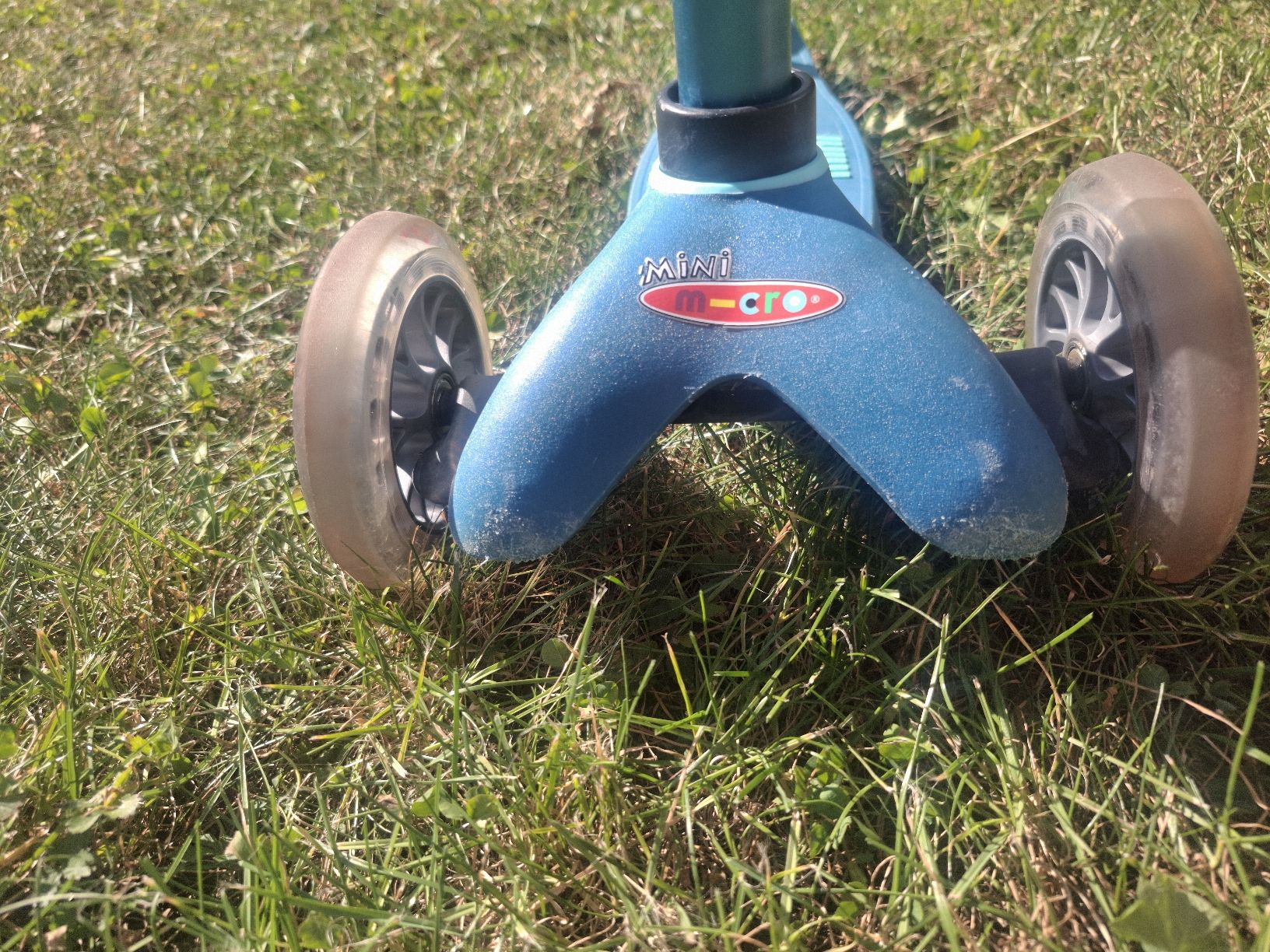 Micro Kickboard: Mini Micro Trottinett blau – Gebraucht aus Volketswil von Betschii 3