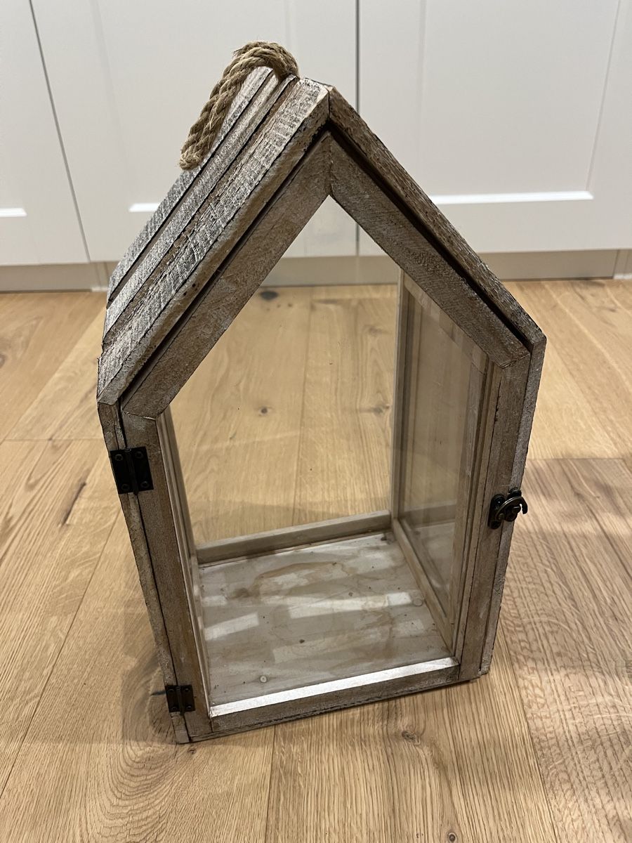 Alle Dekorationen: Dekoratives Holzhaus mit Glastüren – Gebraucht aus Baar von ani_7nbb