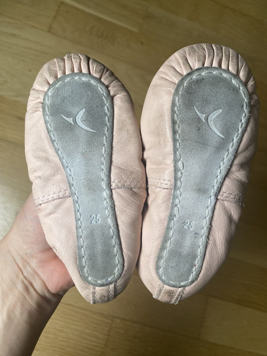 Scarpe per ragazze: Balletschuhe 25 – Usato da Zürich venduto da Mariaov 1