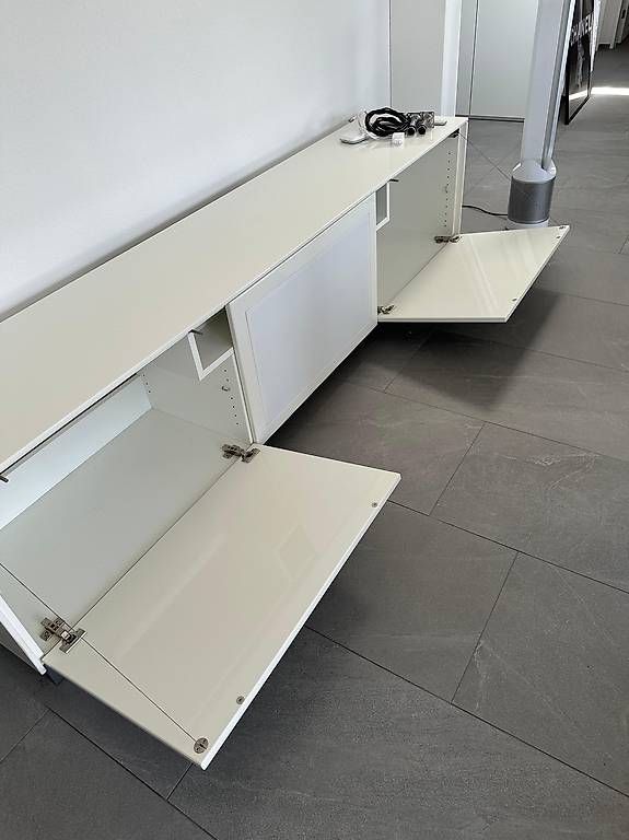 Mobili TV: TV Möbel lowboard – Usato da Dänikon venduto da nic_65g8 2